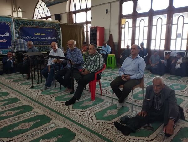 برپایی میز خدمت به‌مناسبت هفته دولت در میاندورود 
