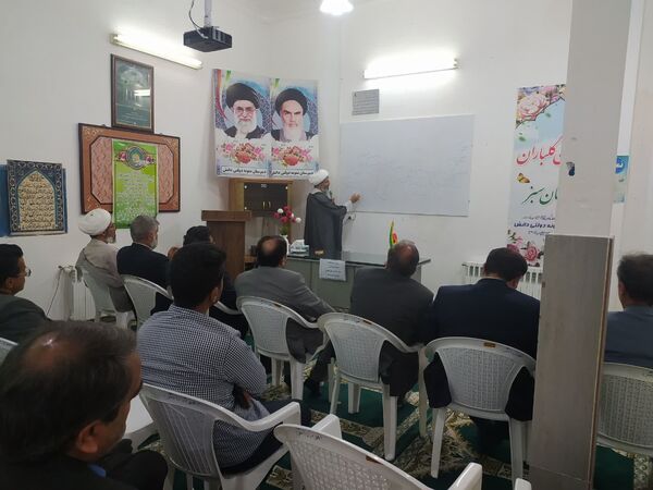 برگزاری کلاس سیری در نهج البلاغه در دبیرستان نمونه دانش کاشمر