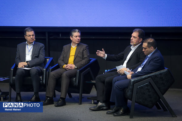  همایش همدلی برای ایران ماهر 