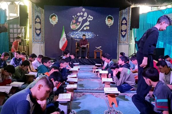 اعتکاف یعنی پاکی و صمیمیت 