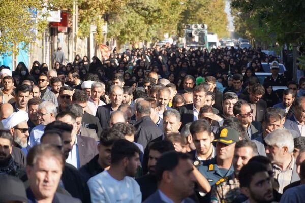 استقبال باشکوه مردم کوهدشت از شهدای گمنام  