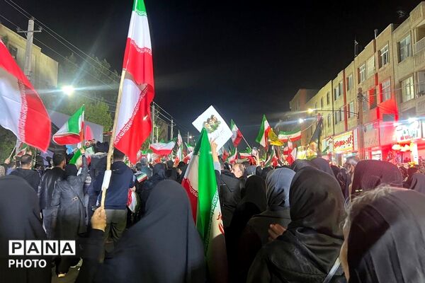 اجتماع با شکوه شهرستان ملارد در چهلم شهدای میناب