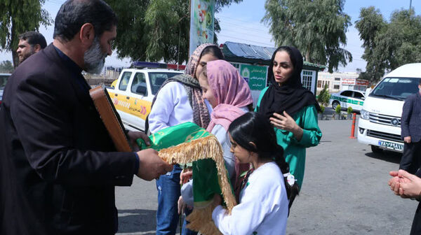 خوش‌آمدگویی مسئولان شهری قم به زائران کریمه اهل بیت(س)