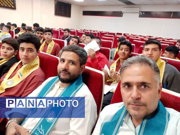 برگزاری کلاس‌های آموزشی و فرهنگی همایش روز دانش‌آموز در اردوگاه باهنر تهران 