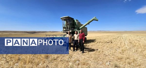 بازدید برداشت گندم در شهرستان فاروج