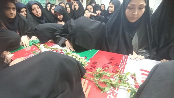  شهید گمنام ۱۷ ساله مهمان ویژه دبیرستان دخترانه امام حسین(ع) دوره اول  واحد ۳