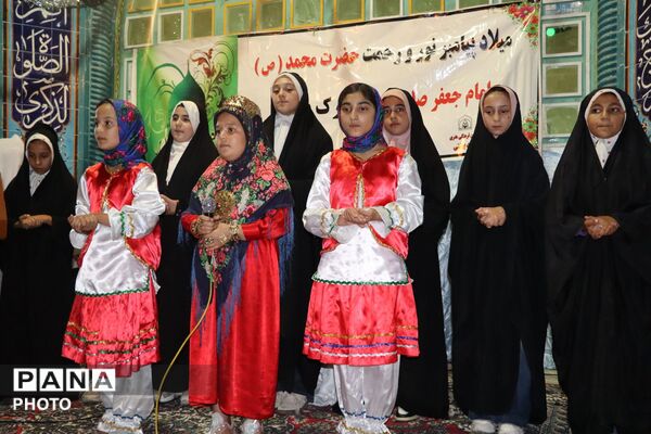  آشخانه غرق در نور میلاد؛ جشن پیامبر رحمت و امام صادق(ع) 