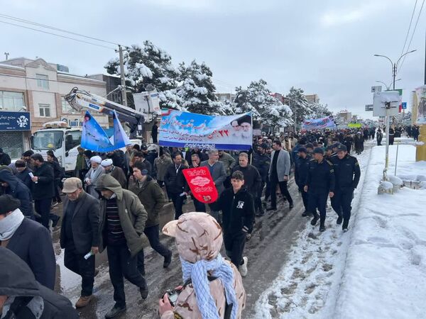 سرمای زمستان با حضور پرشور مردم تربت جام گرم شد