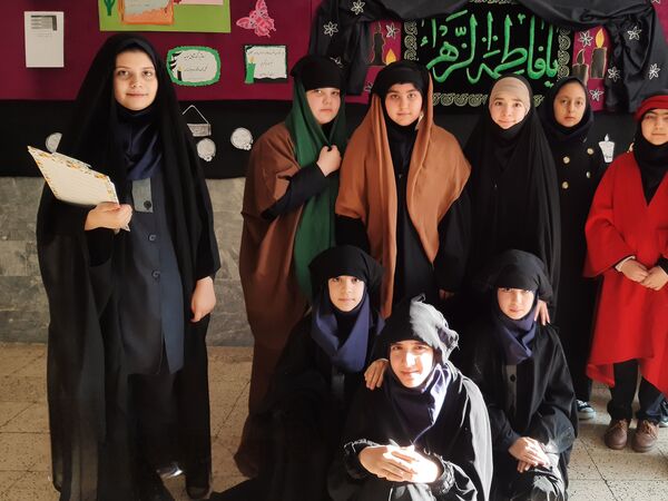 سوگواری همراه با شور و عشق فاطمی و پویش نذر کتاب در مدرسه شهید جواهری دو 