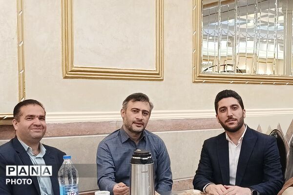 جلسه هم‌اندیشی مدیران مدارس ابتدایی ورامین 