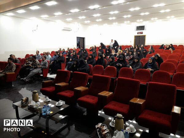 برگزاری مجمع عمومی انجمن اولیا و مربیان دبیرستان شاهد ارض اقدس ناحیه ۳