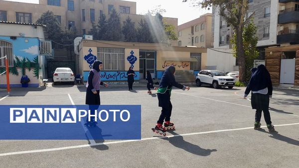 برگزاری المپیاد ورزشی و رقابت سالم دانش‌آموزان دبیرستان آینده‌سازان ناحیه ۴ کرج 