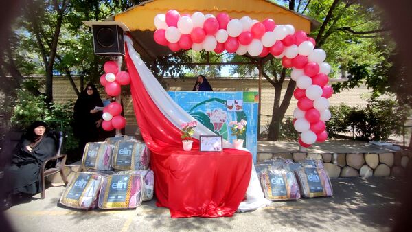 جشن سپاس معلم در دبستان شاهد حاج تقی آقا بزرگ مشهد
