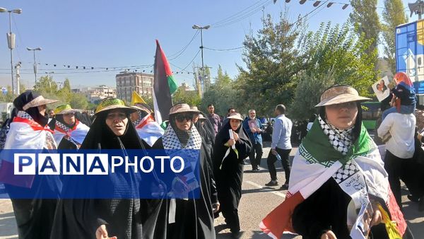 برگزاری نماز جمعه نصر به امامت رهبر معظم انقلاب اسلامی 