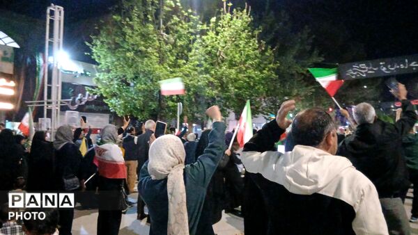 مشت ها بر فراز آسمان نیشابور نمایان شد 