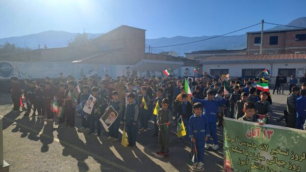 نواخته‌شدن زنگ استکبارستیزی در گلوگاه 
