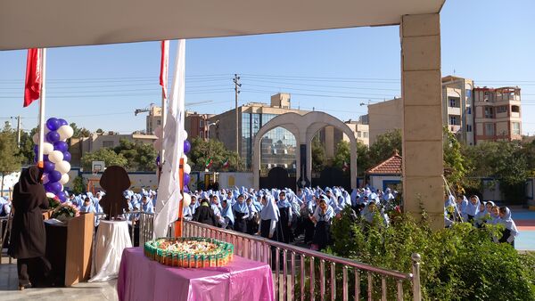 آغاز بهار تعلیم وتربیت در دبستان آرمینه مصلی نژاد ناحیه ۶