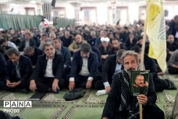 از کودکان تا بسیجیان؛ همه آمدند برای مردی که در قلب مردم بود