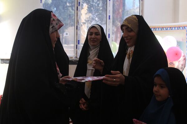 محفل انس با قرآن در امامزاده لطیف(ع) نسیم‌شهر