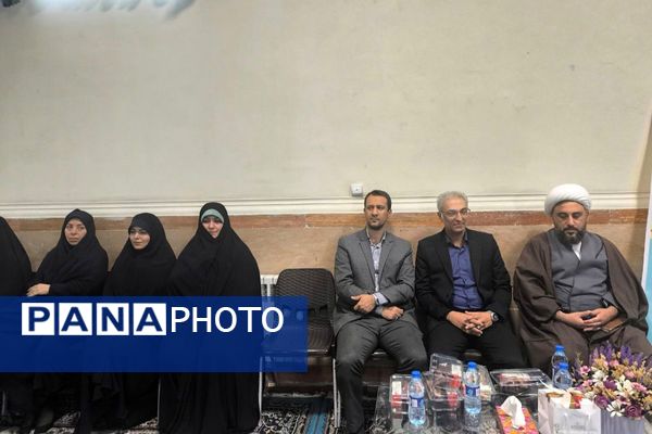 طنینِ نیایش در مدرسه