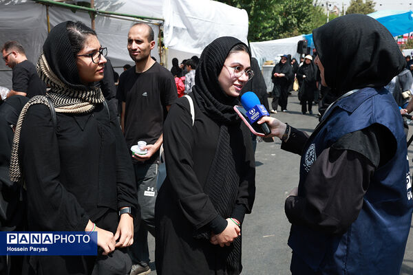 موکب «عشاق‌الحسین» سازمان دانش آموزی در راهپیمایی خانوادگی جاماندگان اربعین حسینی - تهران/ 2