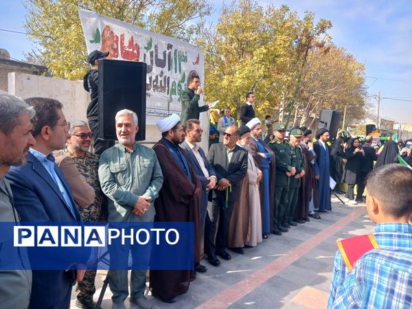 راهپیمایی روز 13 آبان در کوچه‌های شهر رضویه