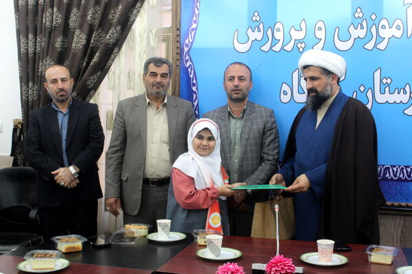 آیین تقدیر از دانش‌آموزان برگزیده مسابقات و جشنواره‌های بین‌المللی در گلوگاه