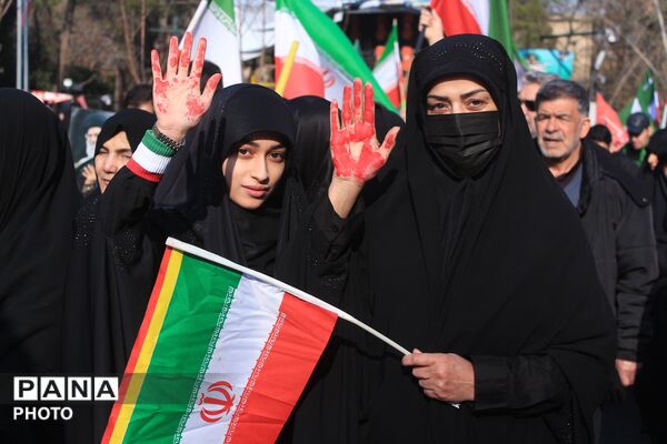 بیعت مردم تهران با سومین رهبر انقلاب