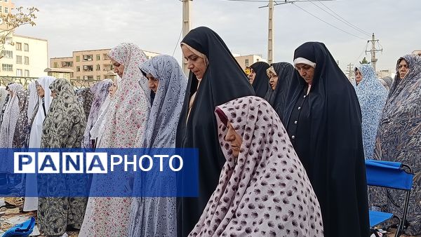 تجلی وحدت و همدلی در صفوف نماز عید فطر ملارد