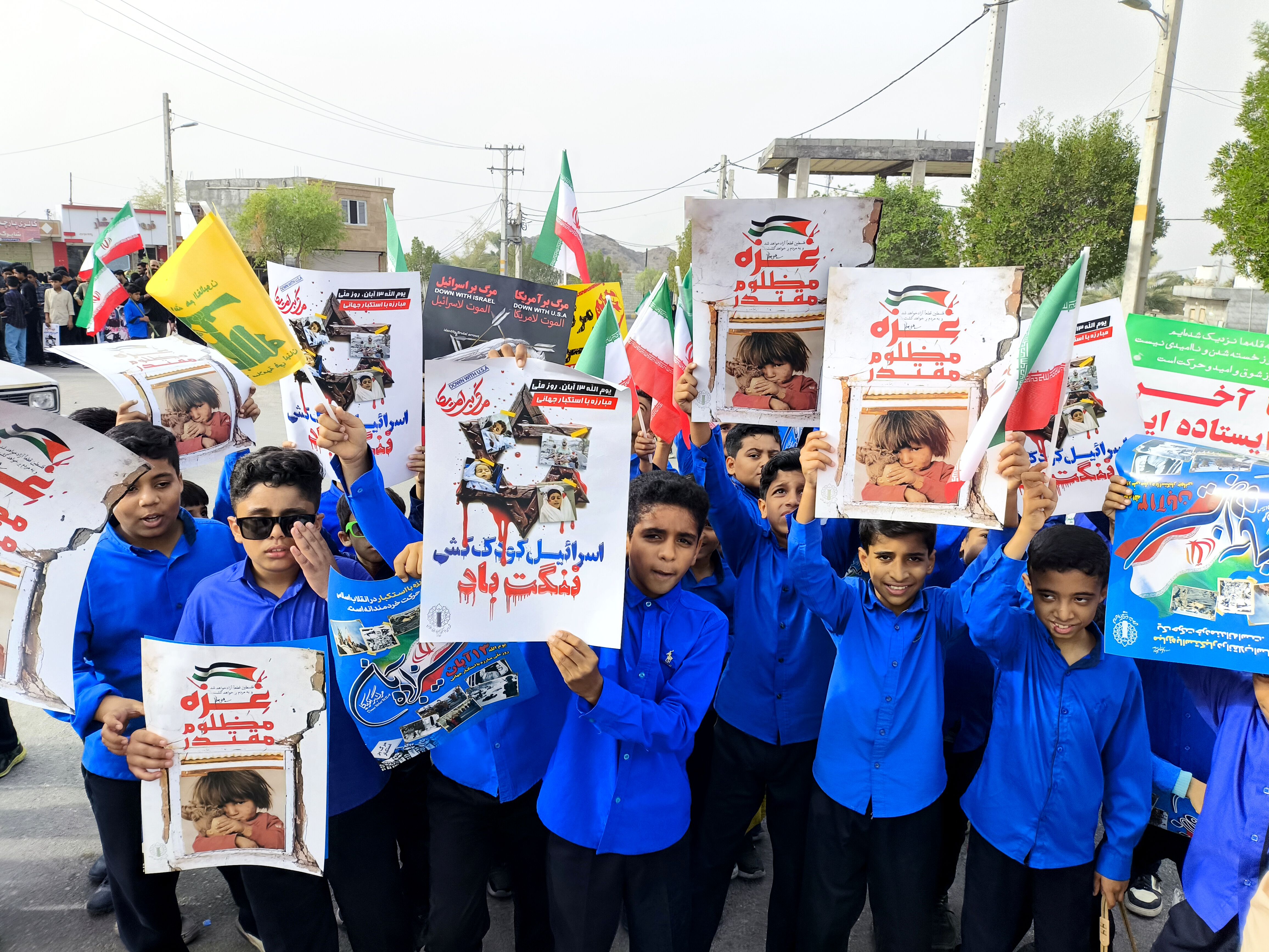 حضور پرشور نسل آینده انقلاب در راهپیمایی ۱۳ آبان سندرک