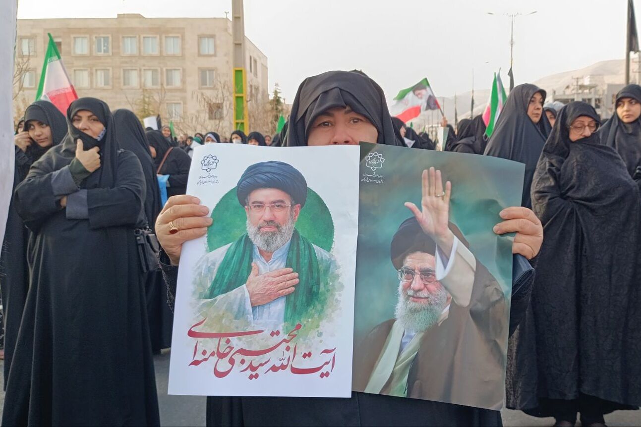 اجتماع مردم شهرستان پردیس برای بیعت با ولی امر مسلمین 