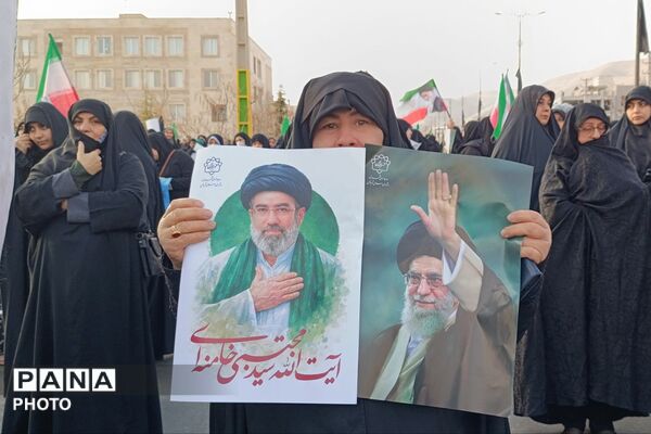 اجتماع مردم شهرستان پردیس برای بیعت با ولی امر مسلمین 