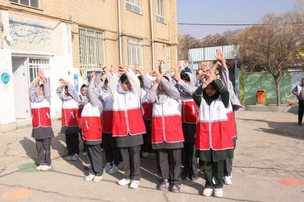 در سایه سکون؛ زنگ ایمنی و زلزله در دبیرستان اندیشه‌نفیس به صدا درآمد
