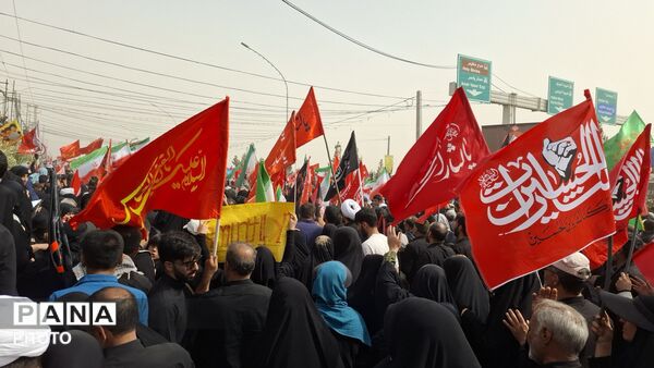وداع پرشور نوجوانان با آقای شهید ایران 