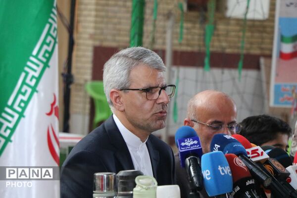 نشست خبری سخنگوی وزارت امور خارجه در لامرد