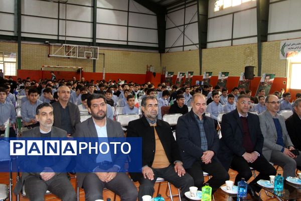 یادواره شهدای جنگ تحمیلی ۱۲ روزه در دبیرستان شاهد سالارشهیدان(ع)