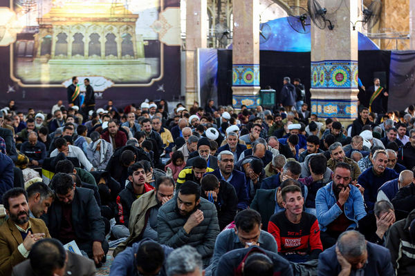 تشییع شهید علی حیدری پزشک مستقر در بیروت در مسجد مقدس جمکران