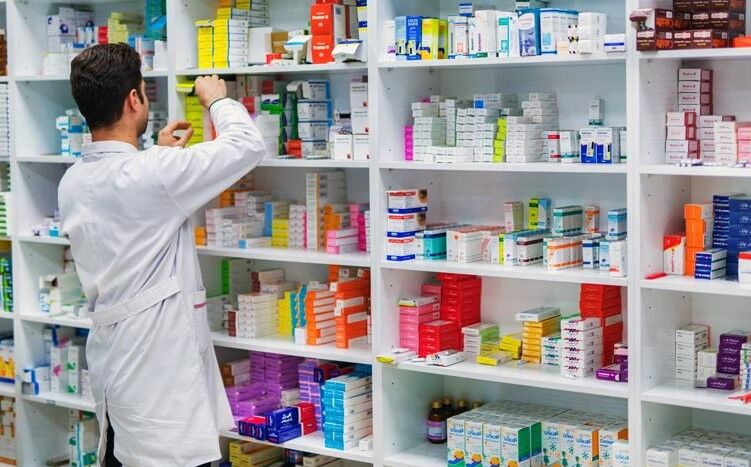 نگاهی به پیامدها و تبعات صدور مجوز تأسیس داروخانه برای غیرداروساز