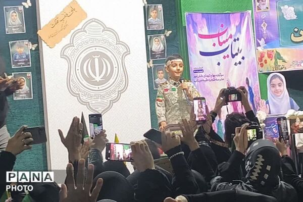 چهل روز میگذرد از ریختن خون بر روی دفتر و کتاب های دانش آموزان میناب