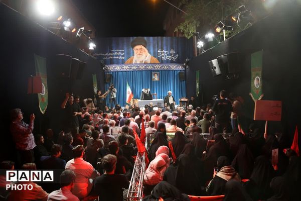 گردهمایی مردم همدان در پاسداشت مقام رهبر شهید انقلاب در رواق کشوردوست