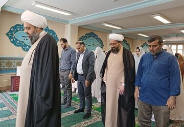 اقامه نماز جماعت و تجلیل از حافظان قرآن در دبیرستان فاطمیه ورامین