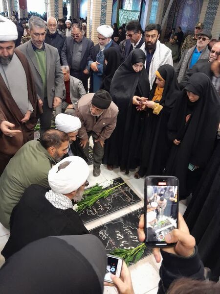گلباران و عطر افشانی مزار مطهر شهدا در بجنورد