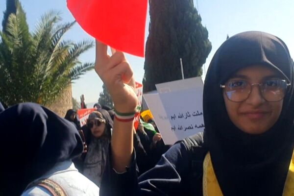 تجمع بزرگ دانش‌آموزان در روز 13 آبان
