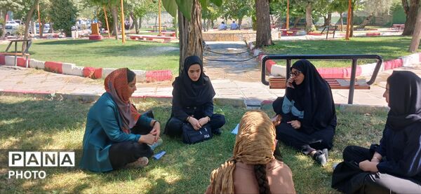 هم‌اندیشی دانش‌آموزان کامیارانی با محوریت «نوجوان تمدن‌ساز» و فرهنگ عفاف و حجاب