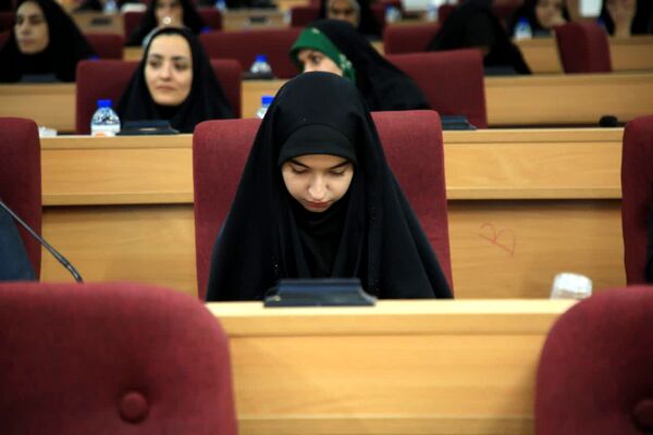 نشست صمیمی مدیران رسانه با استاندار قم