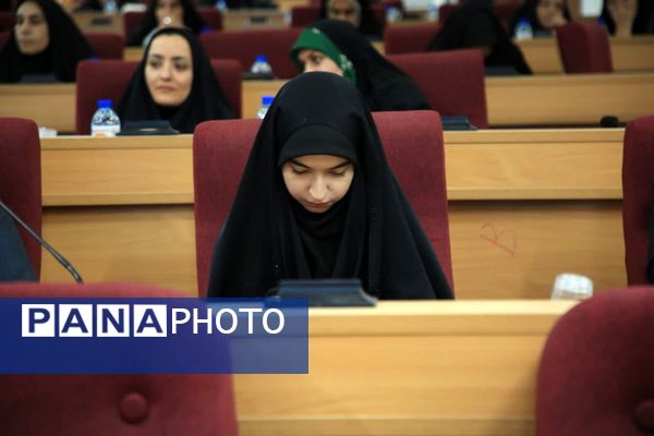 نشست صمیمی مدیران رسانه با استاندار قم