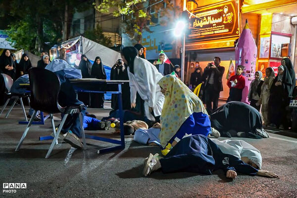 نمایش «فرشته‌های میناب» 