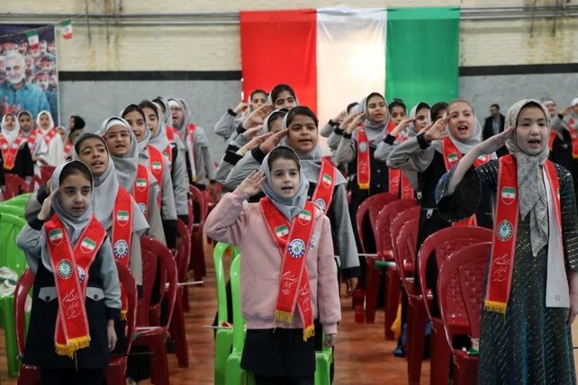  همایش «یاوران انقلاب، پیشتازان مقاومت» در دلیجان همزمان با آغاز دهه فجر