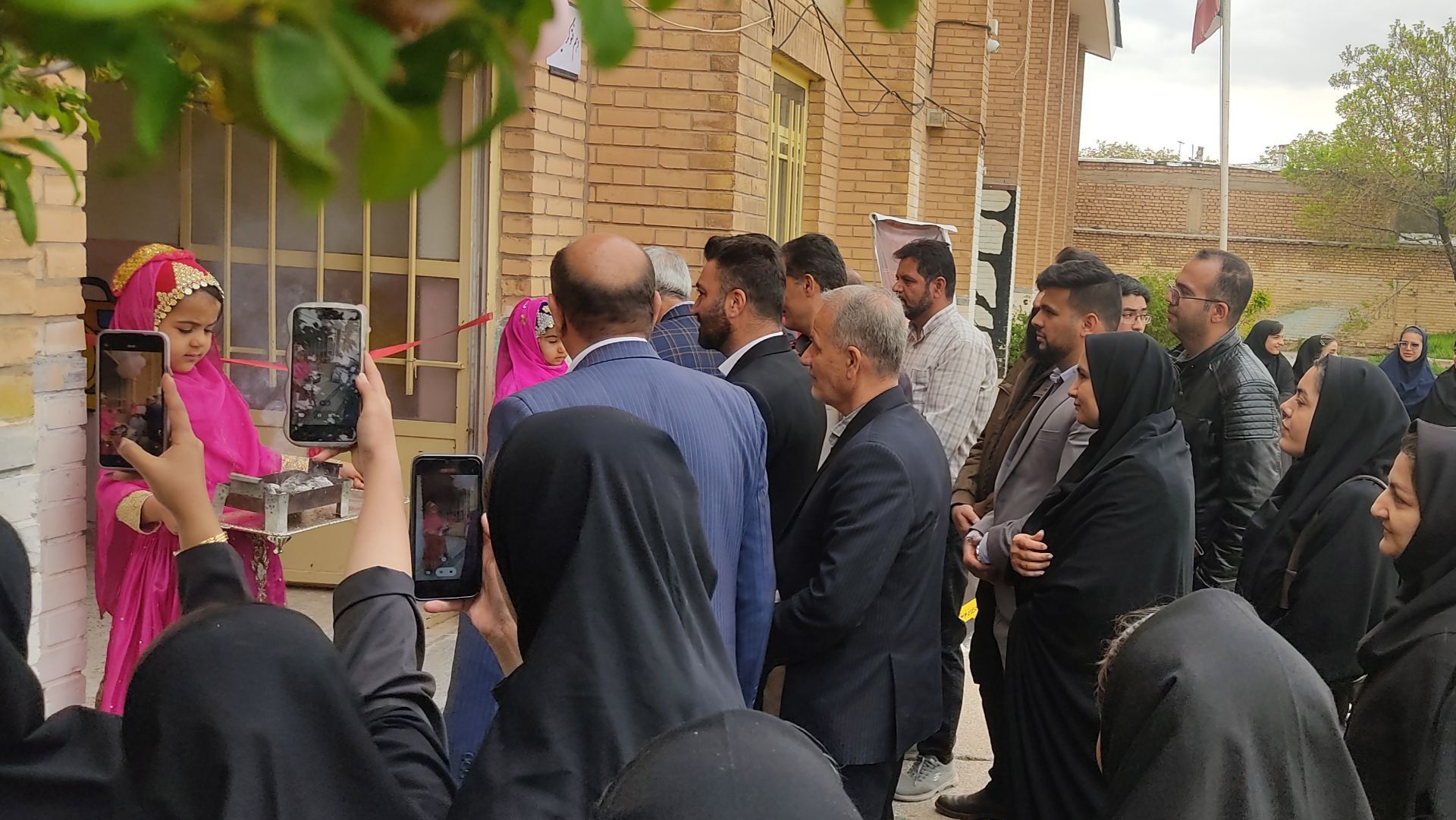 افتتاحیه نمایشگاه دانش‌آموزان کوشش دستنا