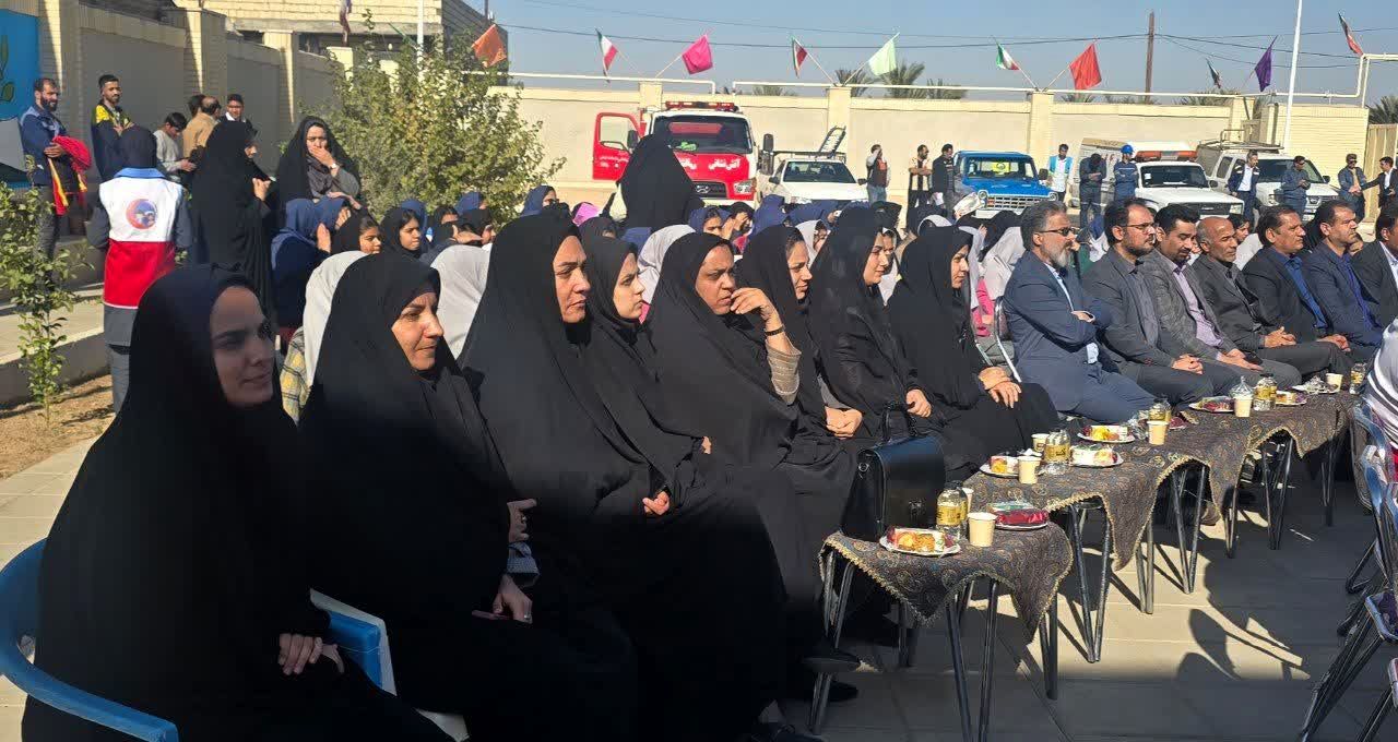 تمرین آمادگی دانش‌آموزان بافق در مانور سراسری زلزله و ایمنی